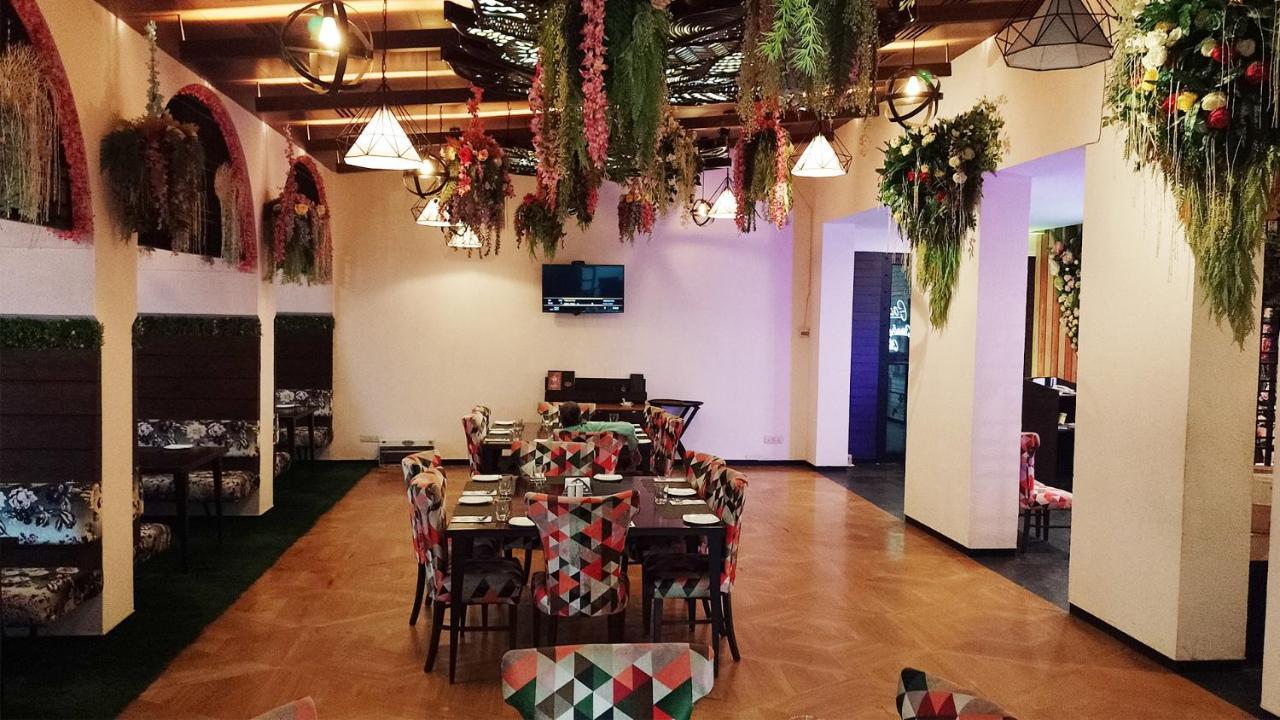 Goa Country Club Hotel Gurgáon Kültér fotó