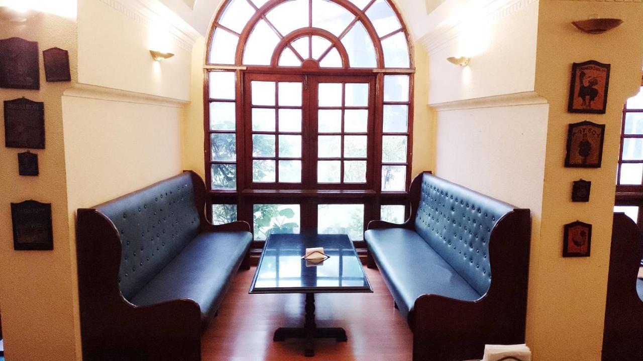 Goa Country Club Hotel Gurgáon Kültér fotó