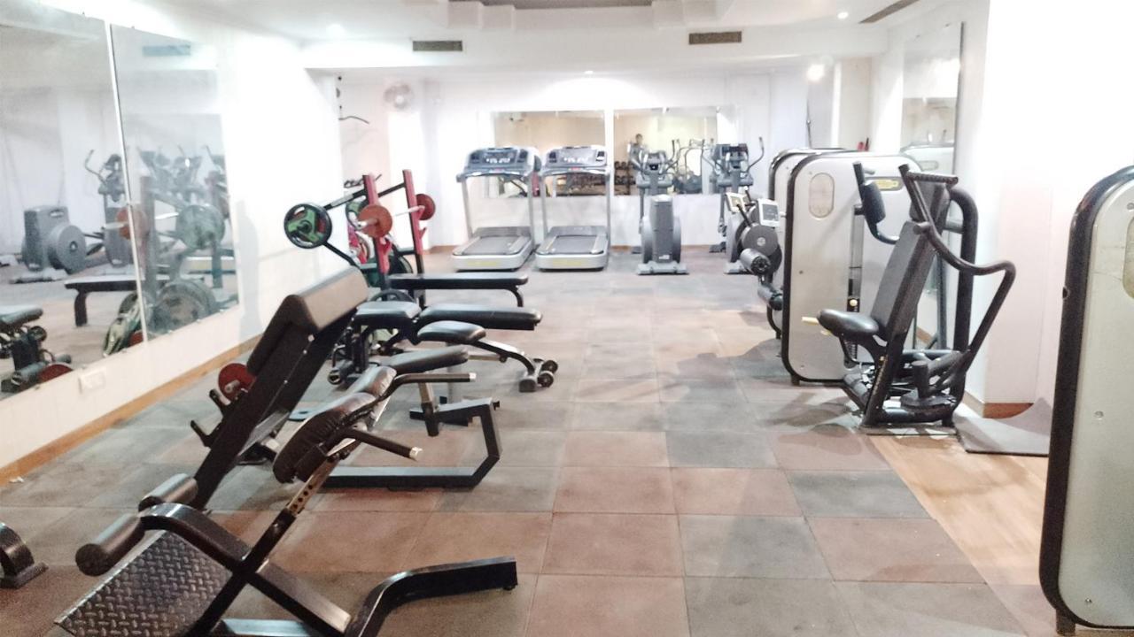 Goa Country Club Hotel Gurgáon Kültér fotó