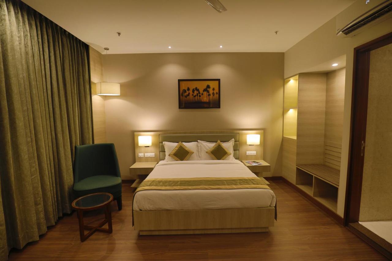Goa Country Club Hotel Gurgáon Kültér fotó