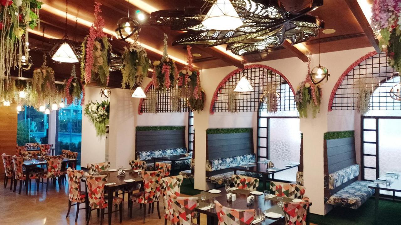 Goa Country Club Hotel Gurgáon Kültér fotó