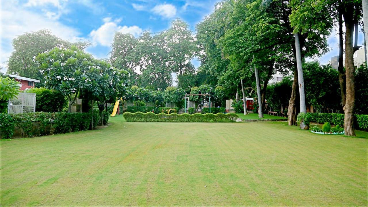 Goa Country Club Hotel Gurgáon Kültér fotó