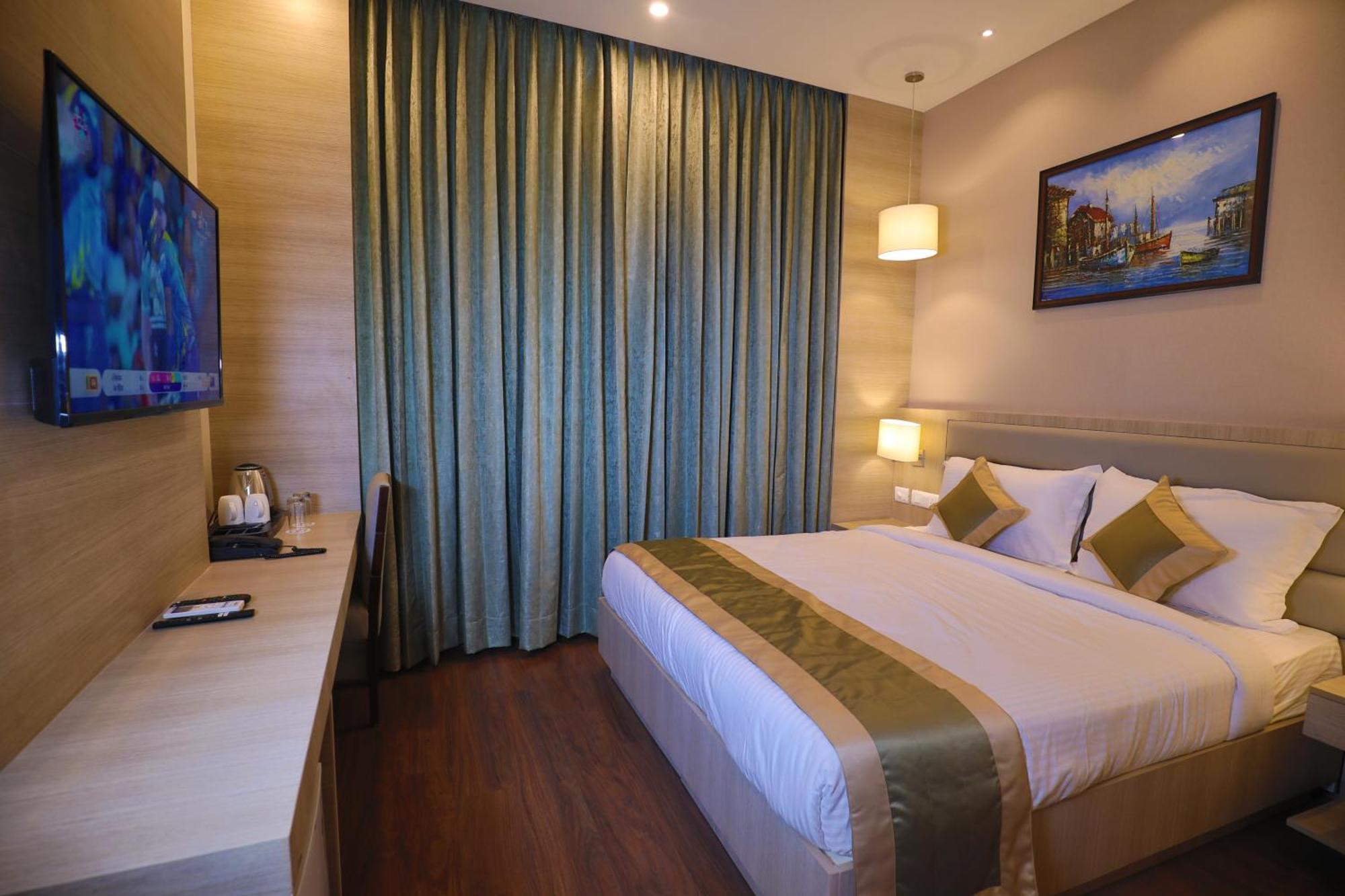 Goa Country Club Hotel Gurgáon Kültér fotó