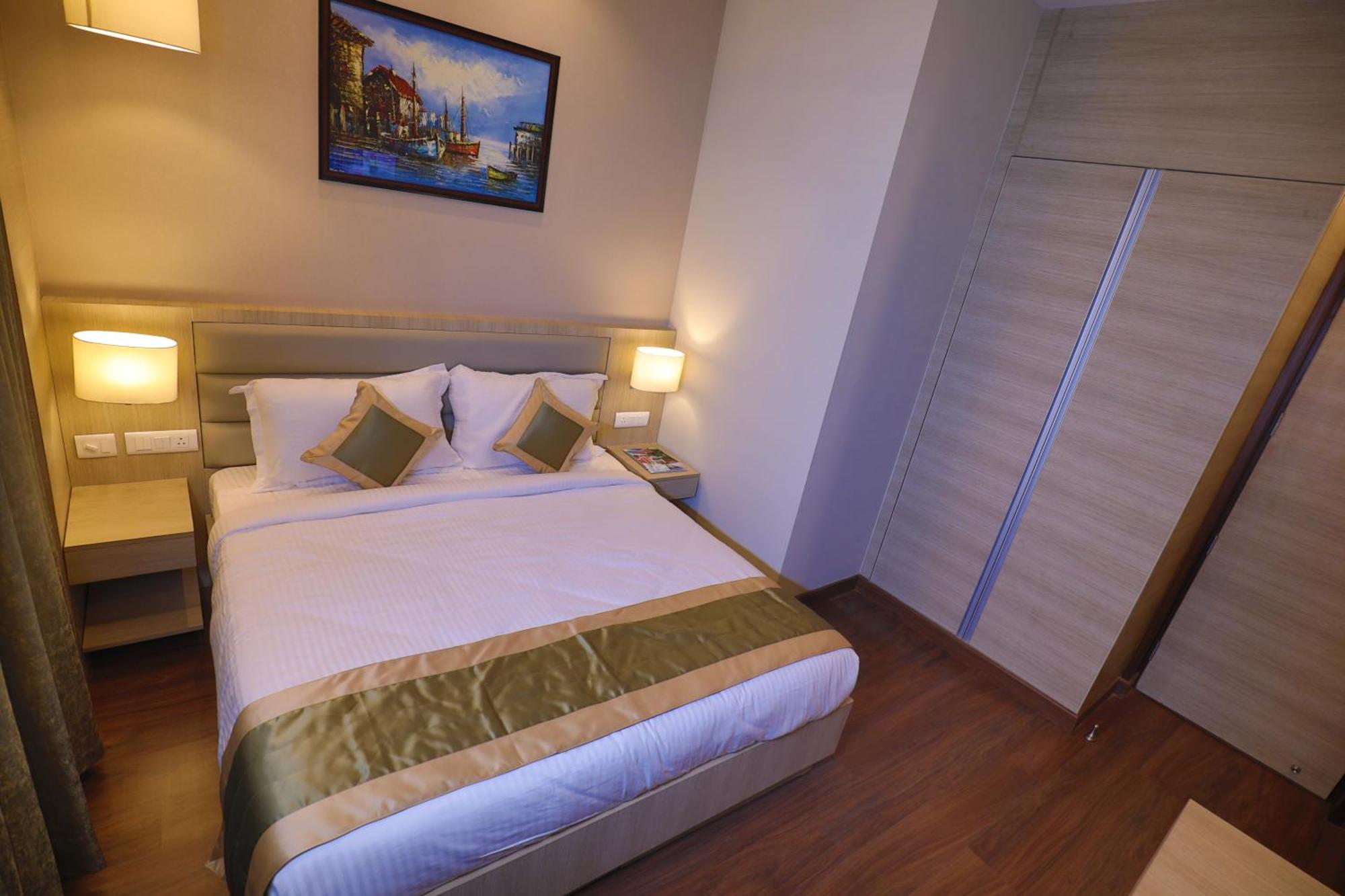 Goa Country Club Hotel Gurgáon Kültér fotó