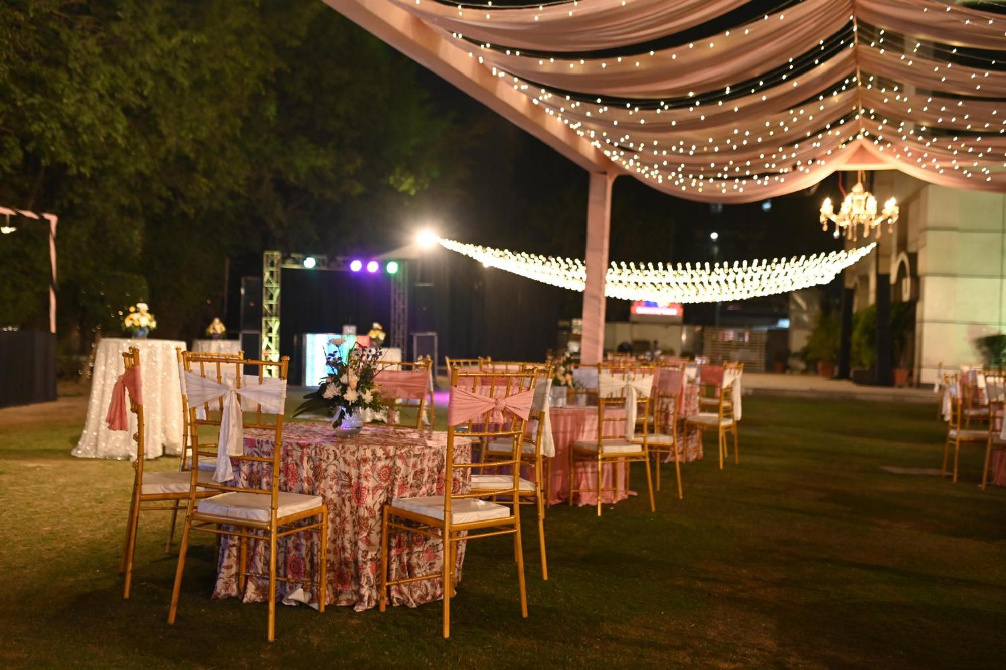 Goa Country Club Hotel Gurgáon Kültér fotó